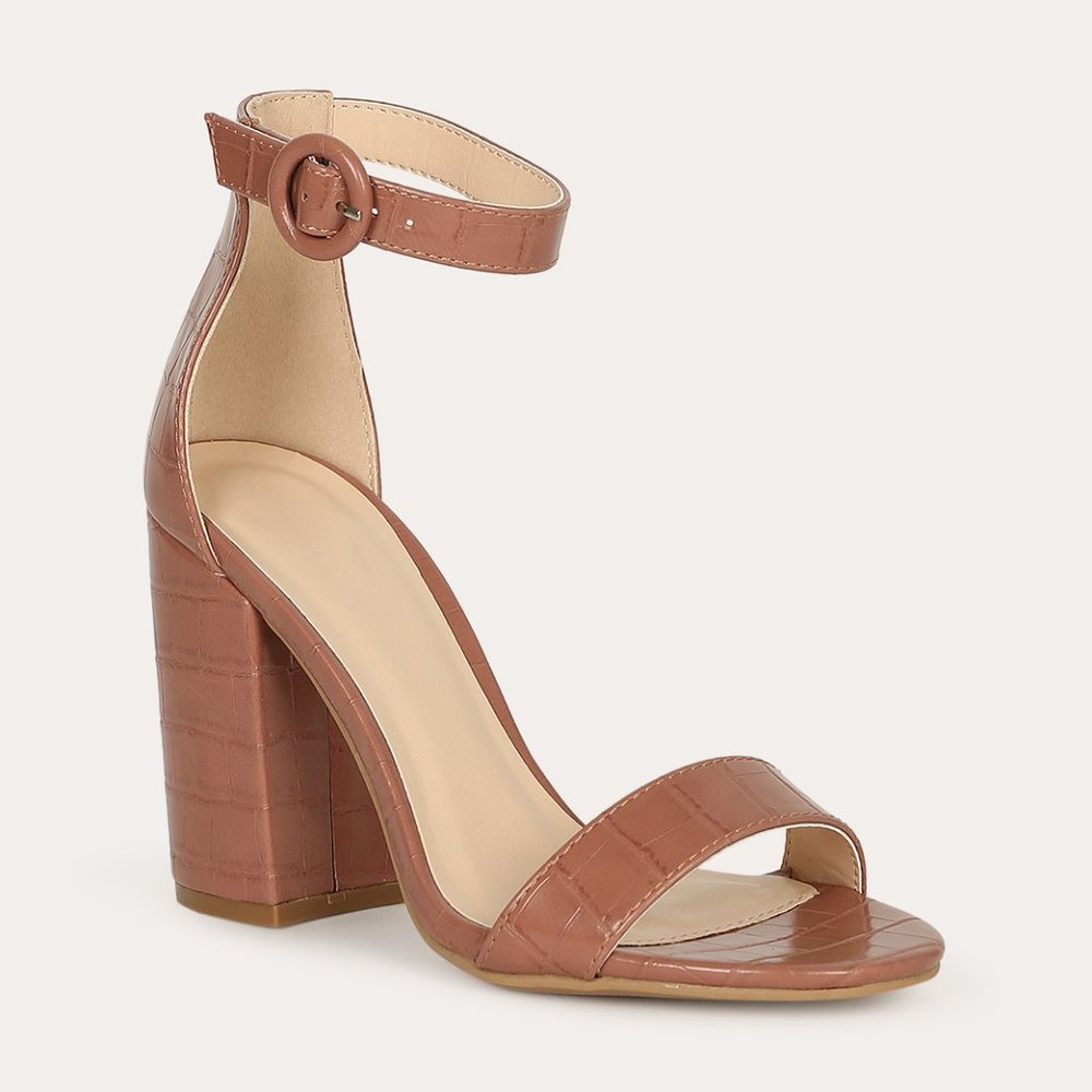 Round Toe Open Buckle Heels Size 9 - Picture 2 of 6